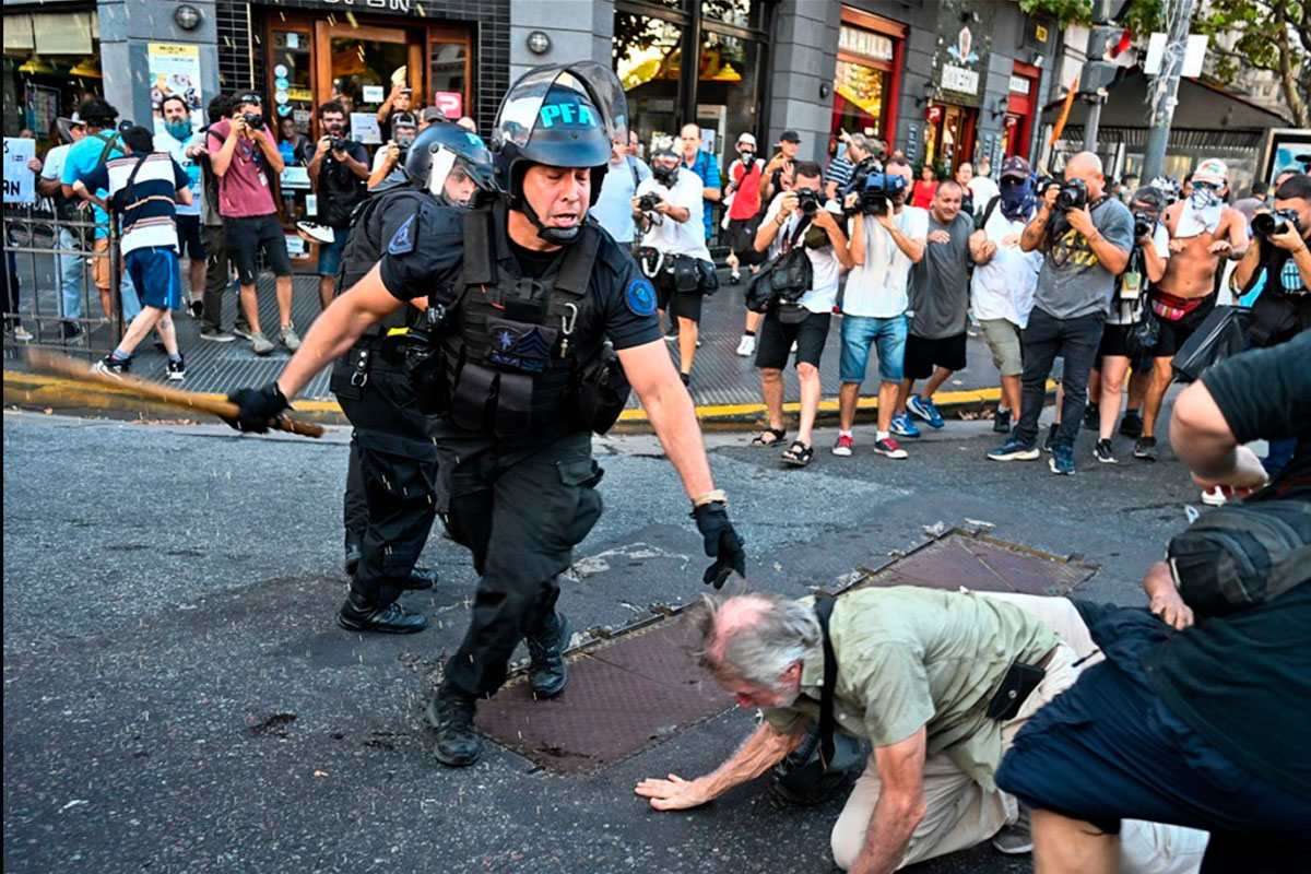 ¿¡Cuanta gilada más va a ensuciar tu alma!?