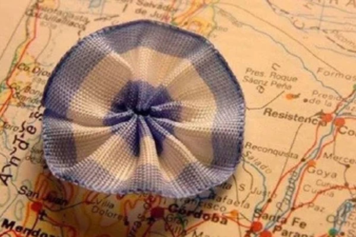 Mujeres por la patria y la escarapela