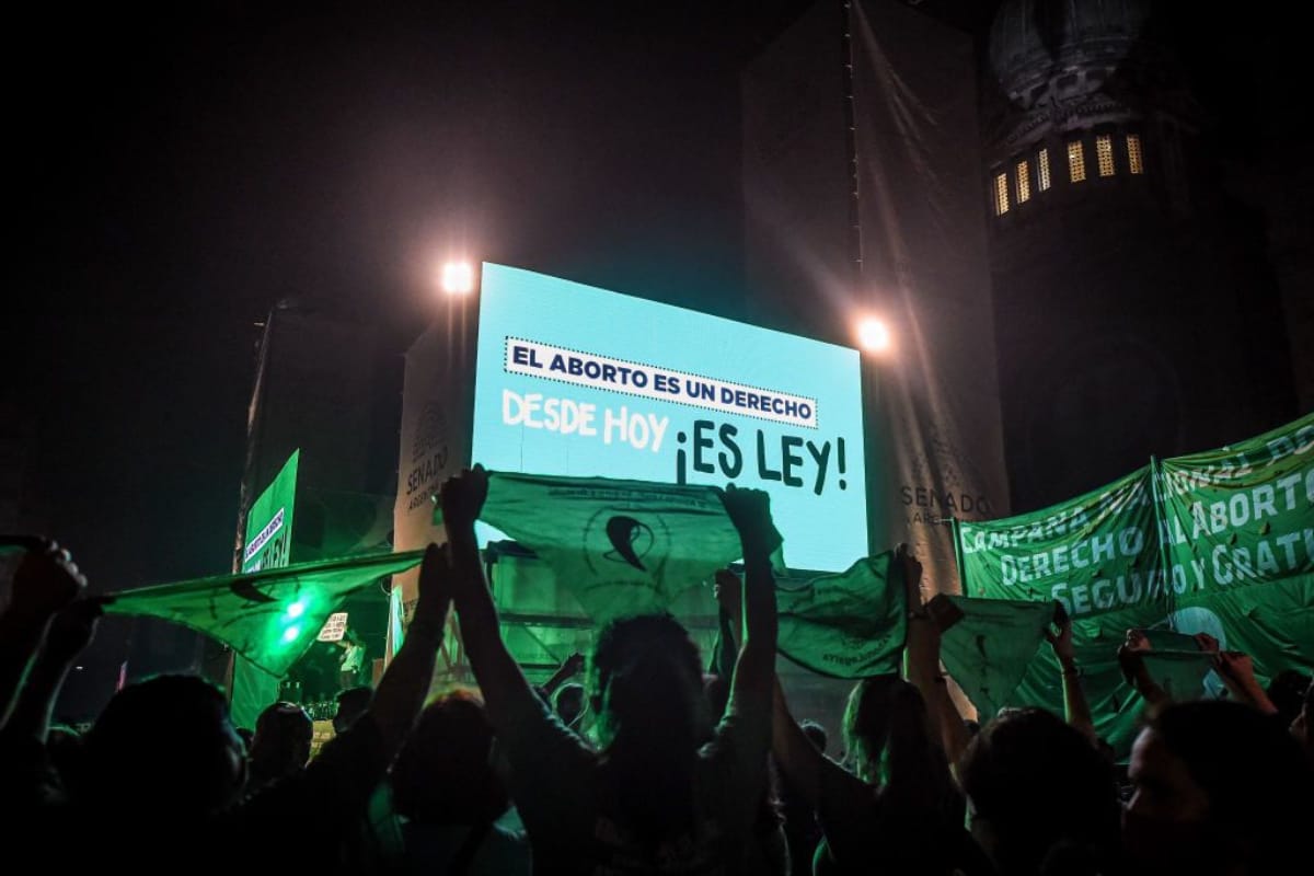 La noche que cambio la historia: la aprobación de la Ley del aborto