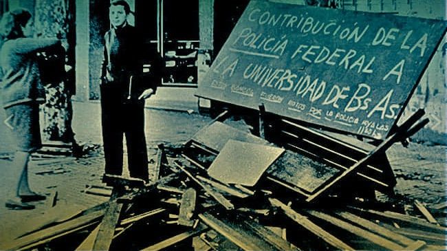 Bastones largos y patas cortas