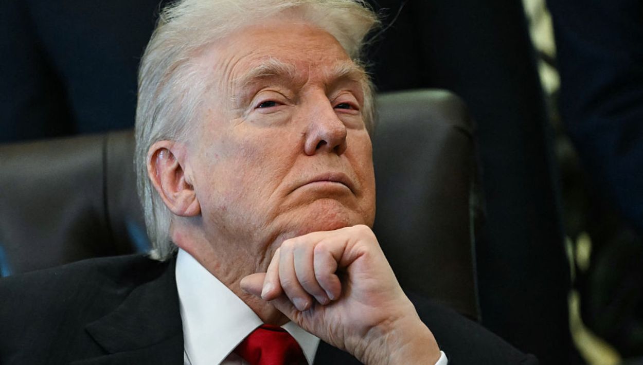 El rey está desnuco